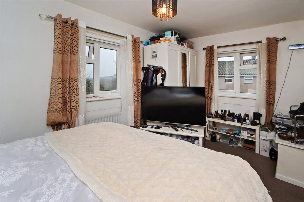 Bedroom 1 Pic 2
