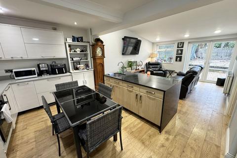 3 bedroom end of terrace house for sale, Mapleton Road, Hall Green