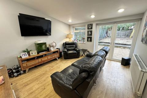 3 bedroom end of terrace house for sale, Mapleton Road, Hall Green
