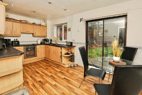 undefined, Kinmel Close, Liverpool, L4
