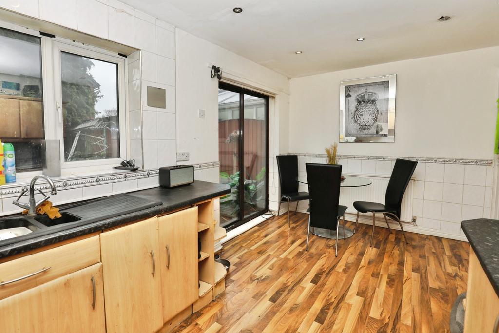Kitchen/Dining Room