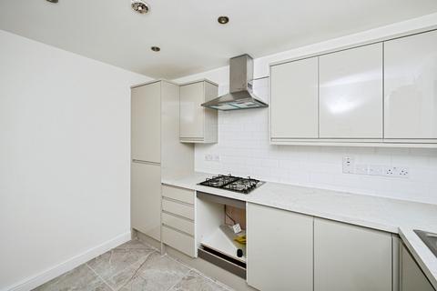 2 bedroom townhouse for sale, Embankment Close, Mansfield, NG20