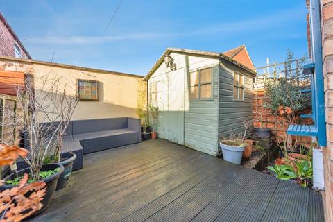 4 bedroom terraced house for sale, Castle Street, Sleaford, NG34