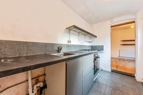 4 bedroom terraced house for sale, Castle Street, Sleaford, NG34