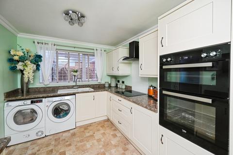 3 bedroom detached bungalow for sale, Farmcroft Road, Mansfield, NG19