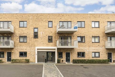 3 bedroom flat for sale, Plum Mews, London SW17