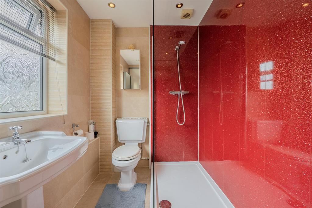 15a Warwick Close-15.jpg
