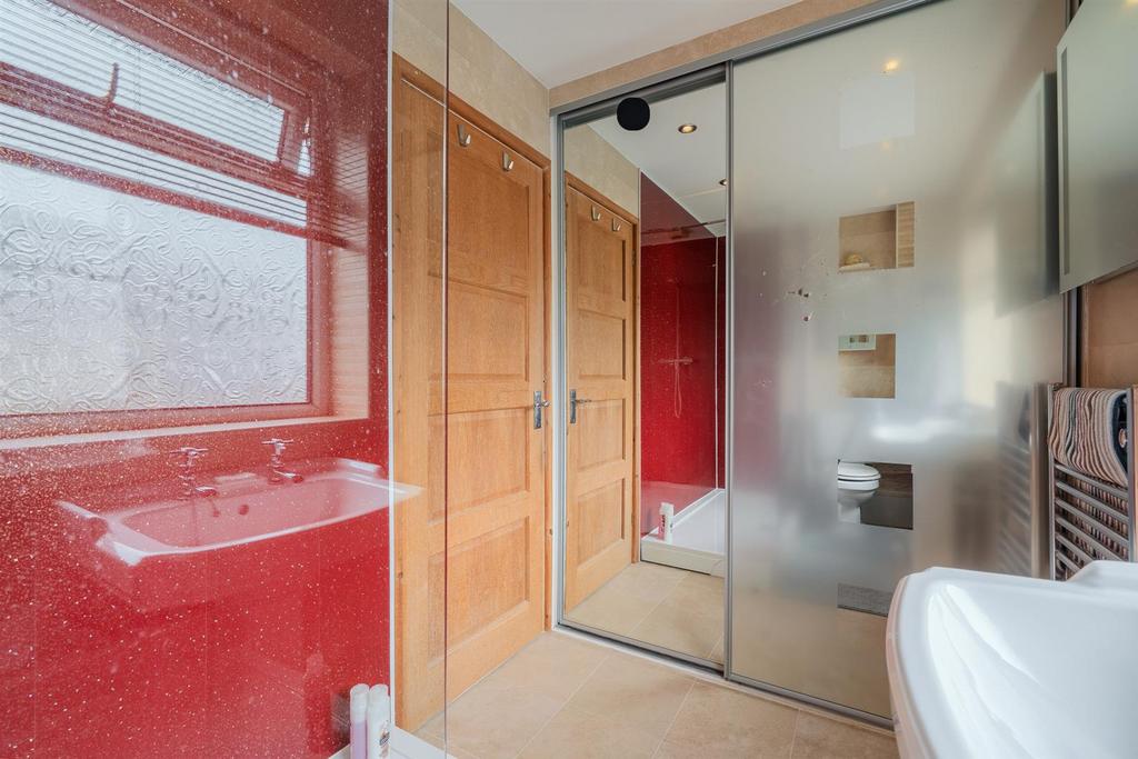 15a Warwick Close-16.jpg