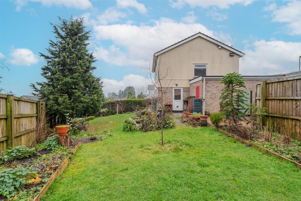 15a Warwick Close-7.jpg