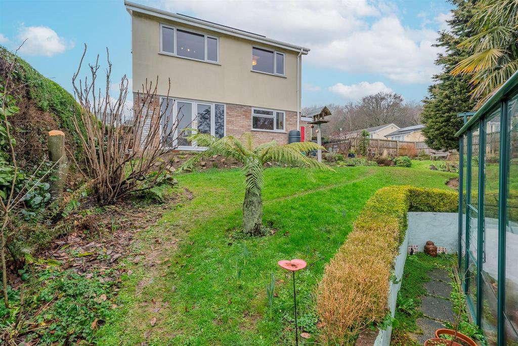 15a Warwick Close-8.jpg