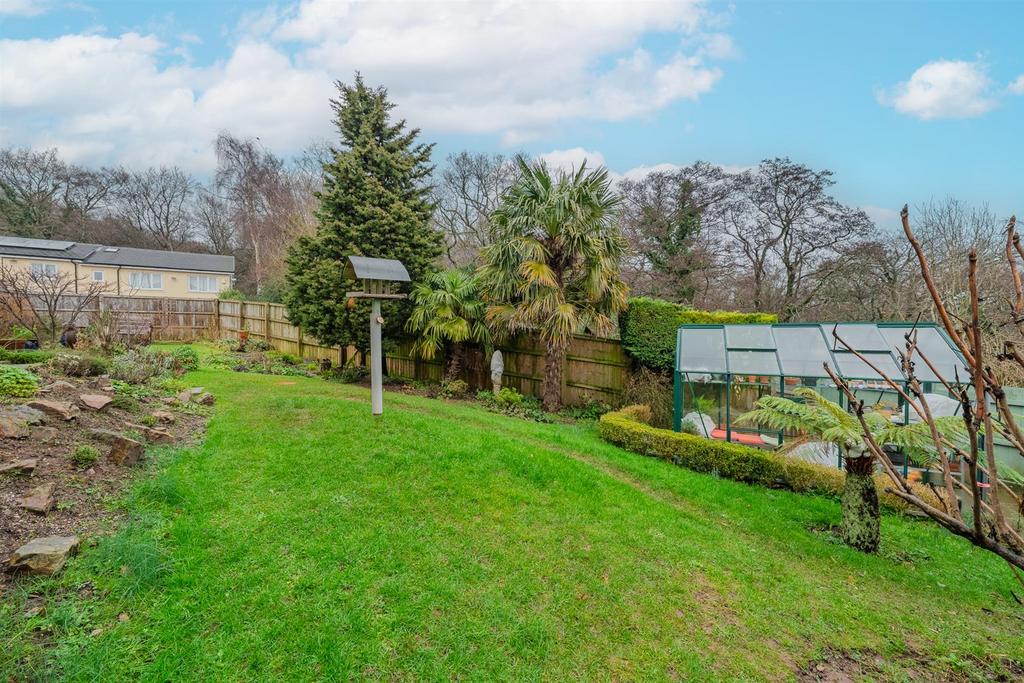 15a Warwick Close-10.jpg