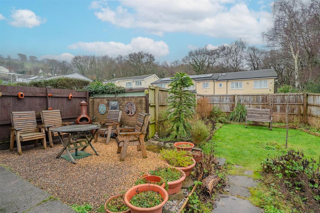 15a Warwick Close-11.jpg