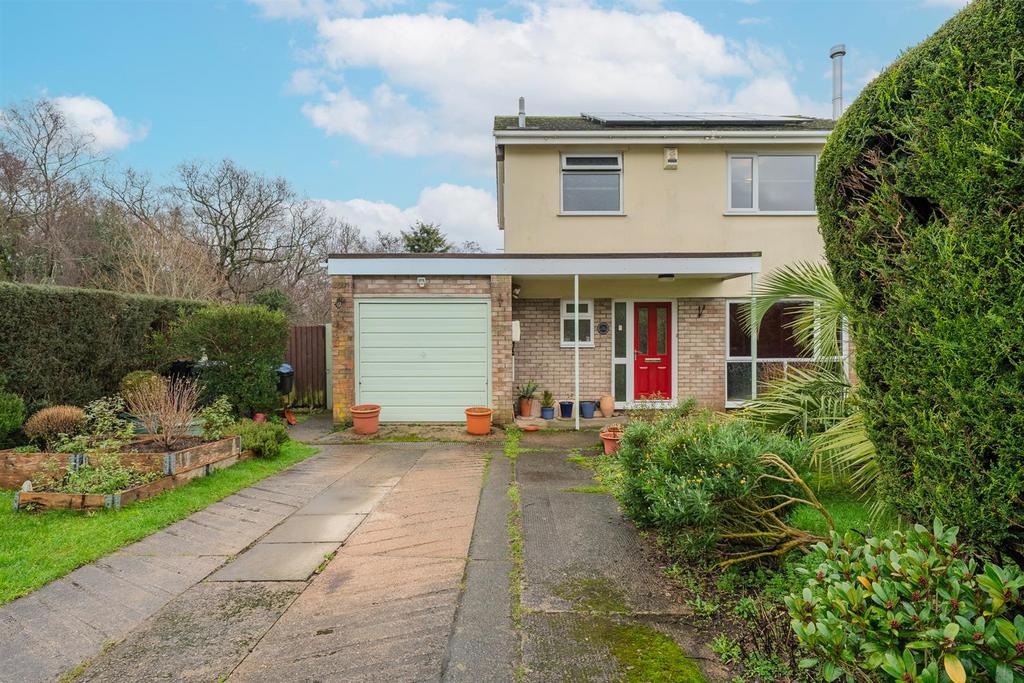 15a Warwick Close-2.jpg