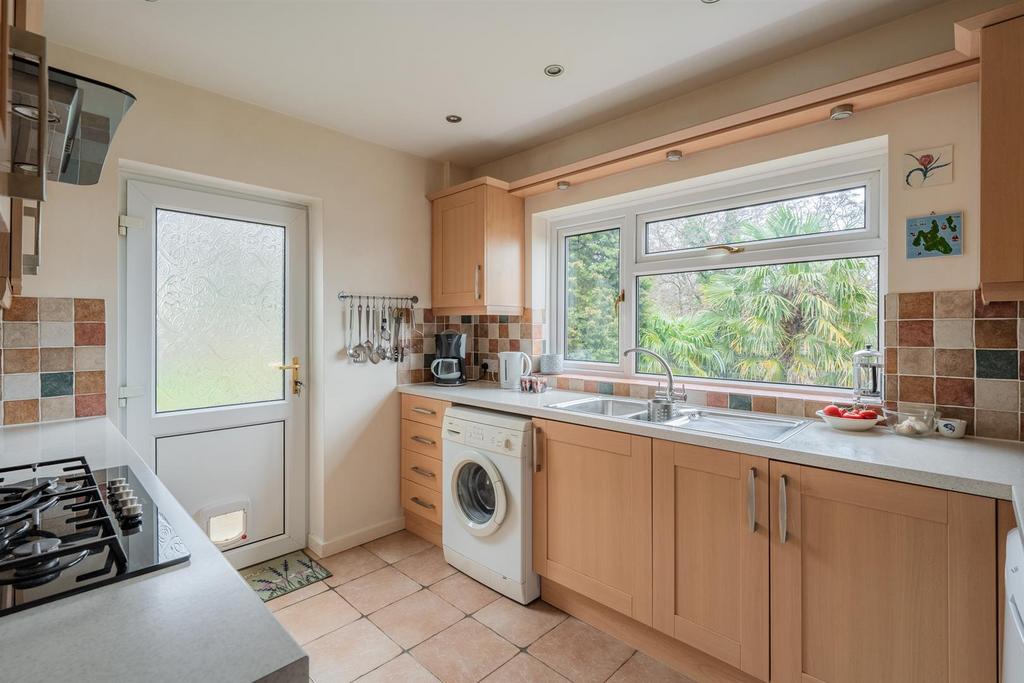 15a Warwick Close-26.jpg