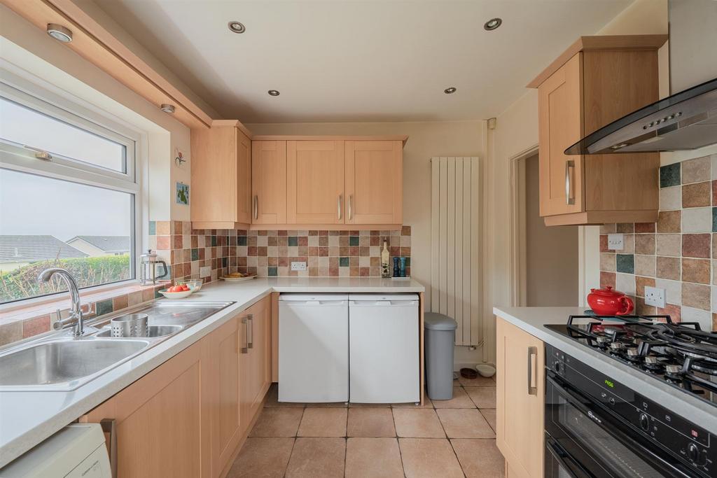 15a Warwick Close-27.jpg