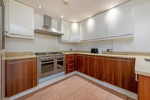 2 bedroom flat to rent, St. John's Way, London