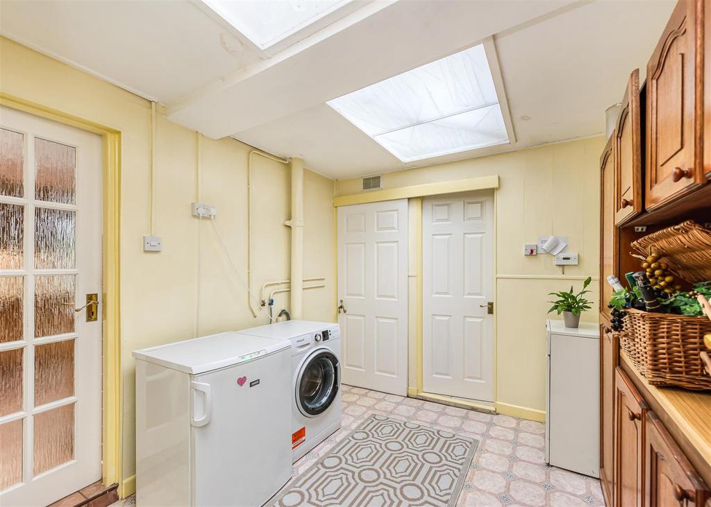 38 Cranford Road-laundry.jpg