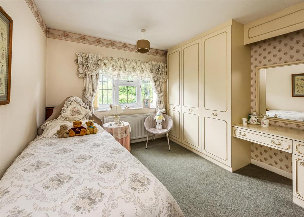 38 Cranford Road-bed3.jpg