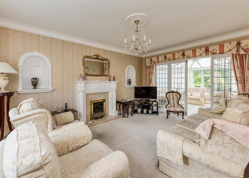 38 Cranford Road-lounge1.jpg