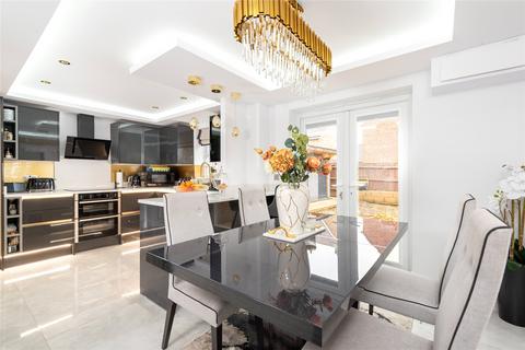 3 bedroom detached house for sale, Oliver Close, Kempston, Bedfordshire, MK42
