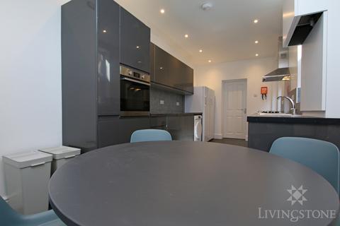 4 bedroom terraced house to rent, Lytton Road, Leicester LE2