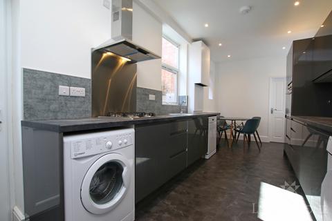 4 bedroom terraced house to rent, Lytton Road, Leicester LE2