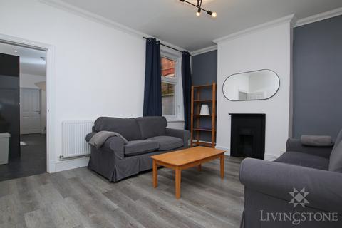 4 bedroom terraced house to rent, Lytton Road, Leicester LE2