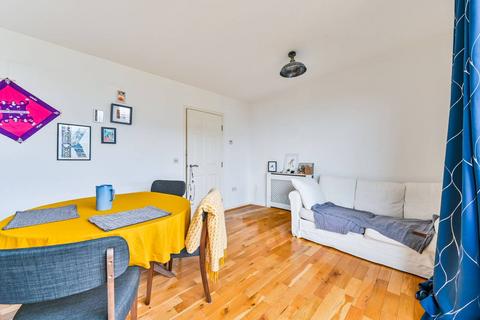 undefined, Gifford Street, King's Cross, London, N1