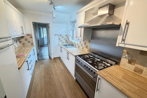 4 bedroom semi-detached house for sale, Chessholme Road, Ashford TW15