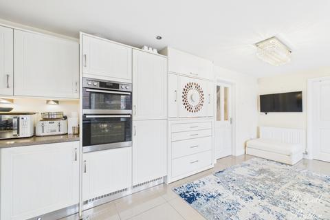 undefined, Threads Lane, Lace Hill, Buckingham, Buckinghamshire, MK18