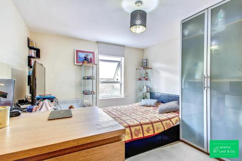 2 bedroom flat for sale, Magdalene Gardens, London