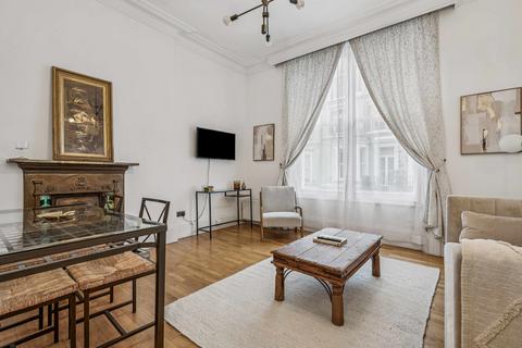 1 bedroom flat for sale, Cheniston Gardens, W8