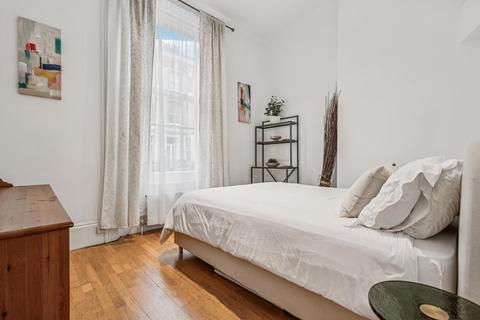 1 bedroom flat for sale, Cheniston Gardens, W8