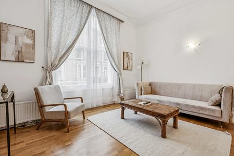 1 bedroom flat for sale, Cheniston Gardens, W8