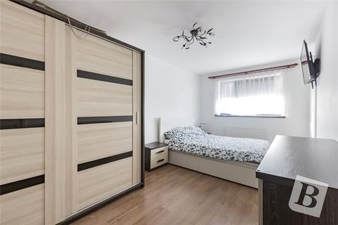 undefined, Cottons Approach, Romford, RM7