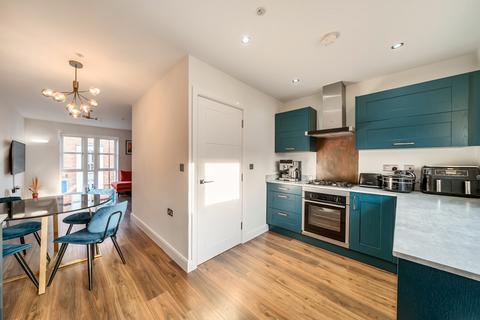 2 bedroom flat for sale, Scotts Court, Hull, HU1