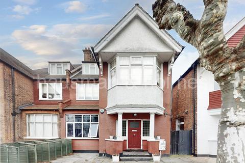 2 bedroom flat for sale, Woodstock Road, NW11
