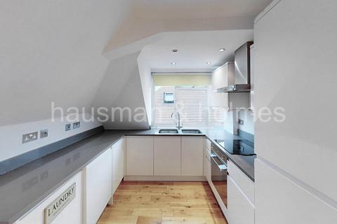 2 bedroom flat for sale, Woodstock Road, NW11