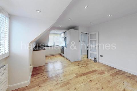 2 bedroom flat for sale, Woodstock Road, NW11