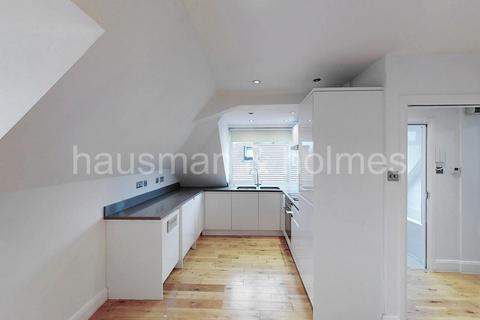 2 bedroom flat for sale, Woodstock Road, NW11