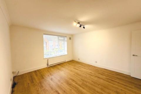 2 bedroom flat to rent, Desborough House, High Wycombe HP13
