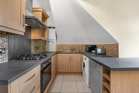 2 bedroom flat for sale, Chatsworth Road, Mapesbury Conservation, London, NW2