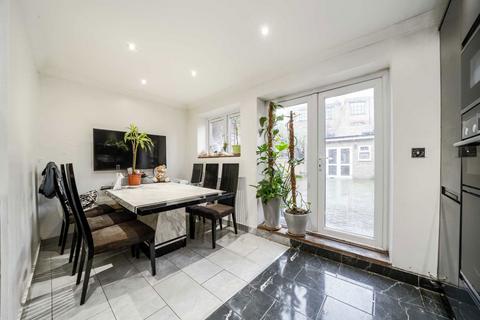undefined, Shacklewell Lane, London E8