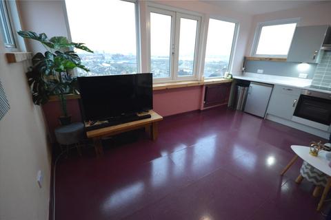 3 bedroom apartment to rent, Whetstone Lane, Birkenhead, Merseyside, CH41
