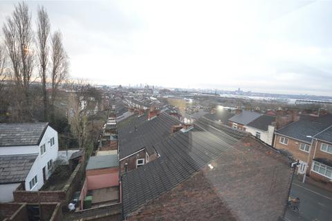 3 bedroom apartment to rent, Whetstone Lane, Birkenhead, Merseyside, CH41