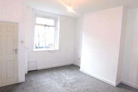 2 bedroom terraced house to rent, Hulton Street, Failsworth, Manchester