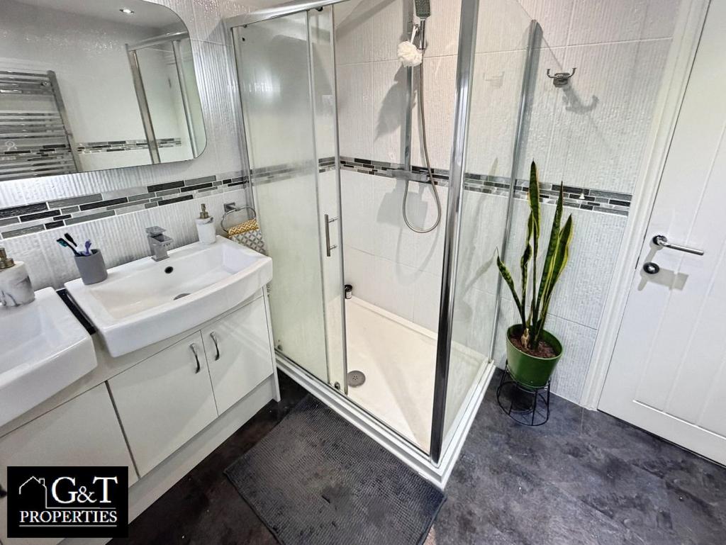 Family bathroom