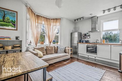 2 bedroom flat for sale, Rosendale Road, London