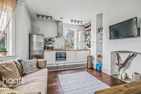 2 bedroom flat for sale, Rosendale Road, London