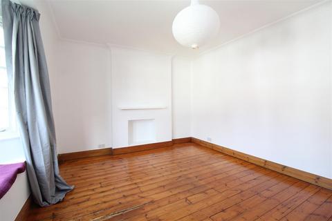 2 bedroom flat to rent, Abbey Court, Holywell Hill, St Albans, Herts